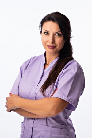 Специалист по терапевтичен педикюр и ортониксист Десислава Иванова | SOS Pedicure Center | Медицински педикюр, Бургас